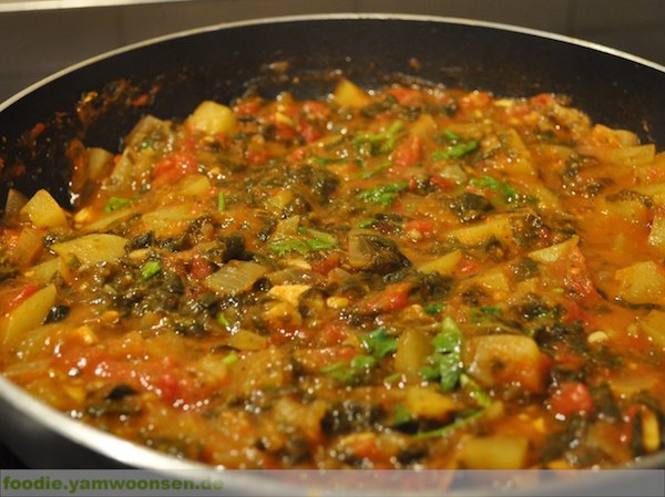 Tikka Masala Curry mit Kartoffeln und Spinat