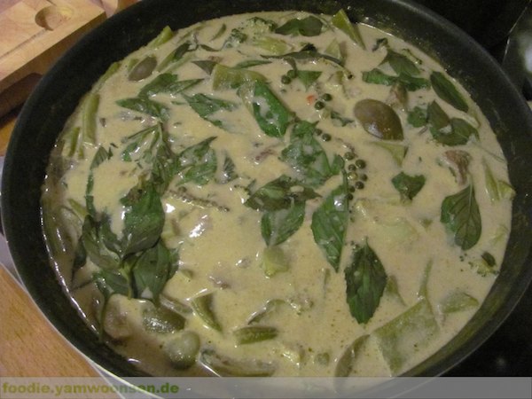Grünes Thai Curry mit Rindfleisch
