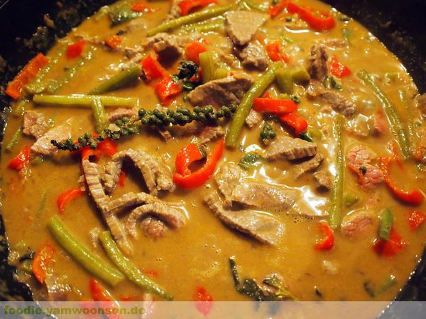 Buntes Thai Rinder-Curry