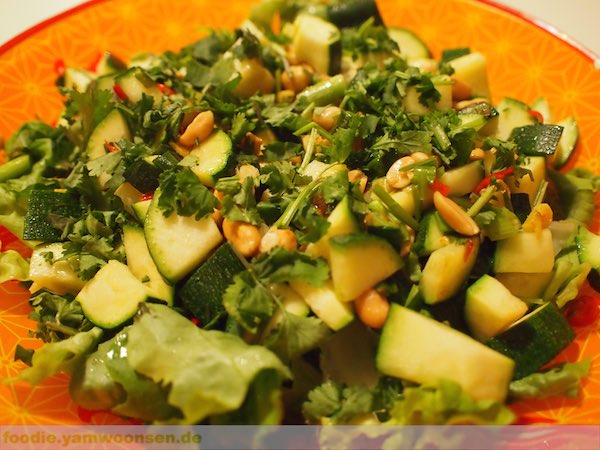 Thailändischer Zucchini Salat