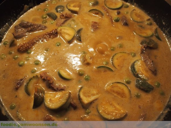 Rotes Thai Curry mit gegrillter Ente