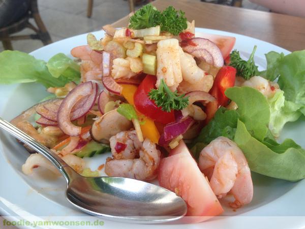 Thai Salate im Restaurant Nat-Pob