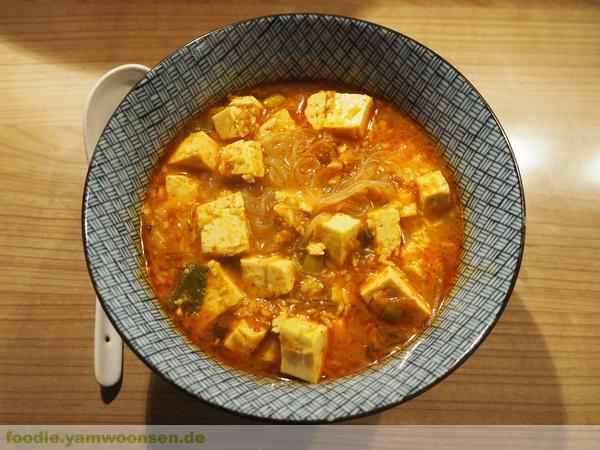 Fish-Head-Curry Suppe mit Tofu