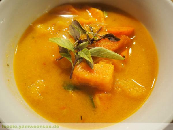Rotes Thai Curry mit Gemüse