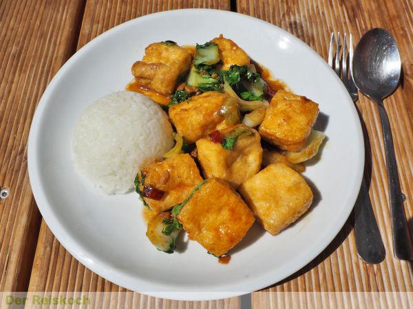 Frittierter Tofu mit Pak Choi